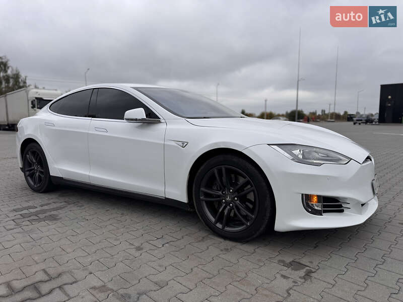 Лифтбек Tesla Model S 2014 в Киеве