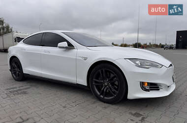 Лифтбек Tesla Model S 2014 в 