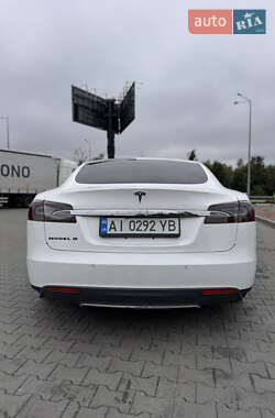 Лифтбек Tesla Model S 2014 в 