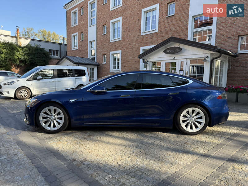 Лифтбек Tesla Model S 2016 в Кременчуге