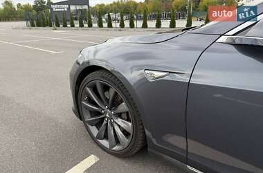 Ліфтбек Tesla Model S 2015 в 