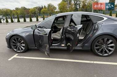Ліфтбек Tesla Model S 2015 в 