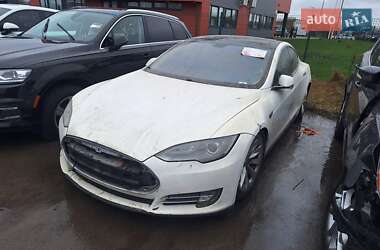 Лифтбек Tesla Model S 2014 в Львове