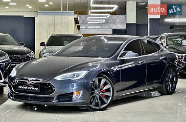 Лифтбек Tesla Model S 2015 в Николаеве