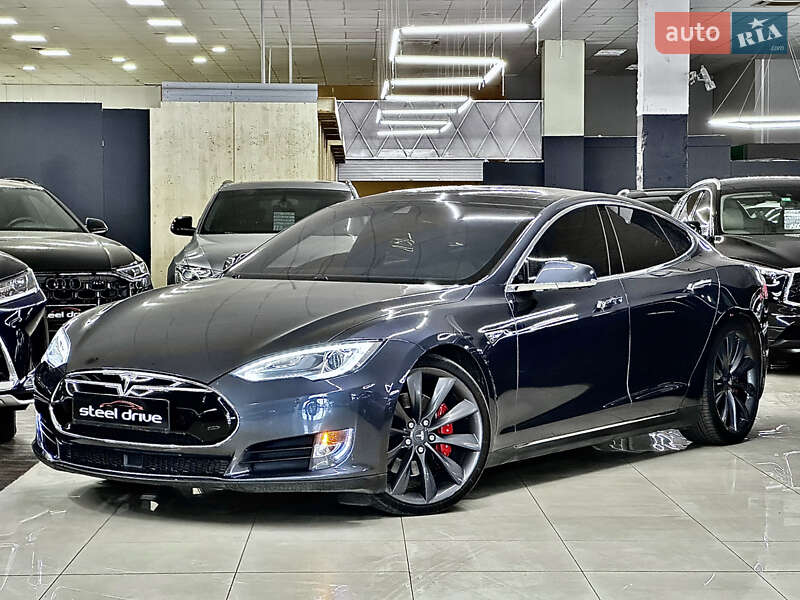 Tesla Model S 2015
