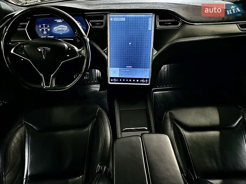 Лифтбек Tesla Model S 2015 в Николаеве
