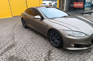 Ліфтбек Tesla Model S 2015 в 