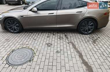 Ліфтбек Tesla Model S 2015 в 