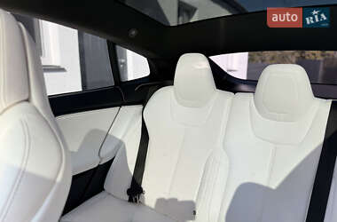 Лифтбек Tesla Model S 2017 в 
