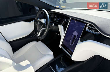 Лифтбек Tesla Model S 2017 в 