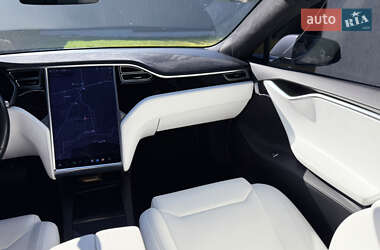 Лифтбек Tesla Model S 2017 в 