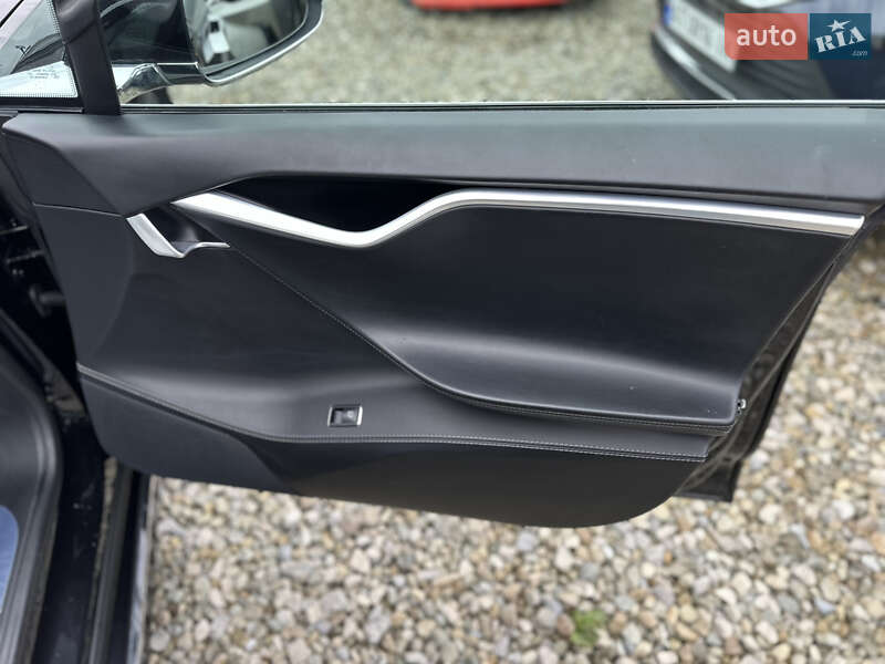 Ліфтбек Tesla Model S 2017 в Івано-Франківську фото 31 Ліфтбек Tesla Model S 2017 в Івано-Франківську