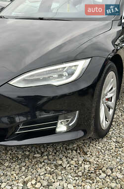 Ліфтбек Tesla Model S 2017 в 
