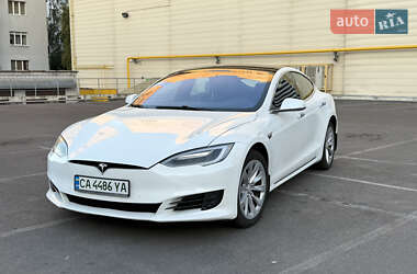Ліфтбек Tesla Model S 2017 в 