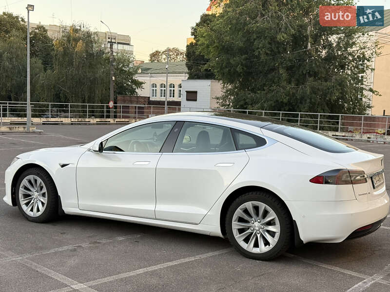 Ліфтбек Tesla Model S 2017 в Черкасах