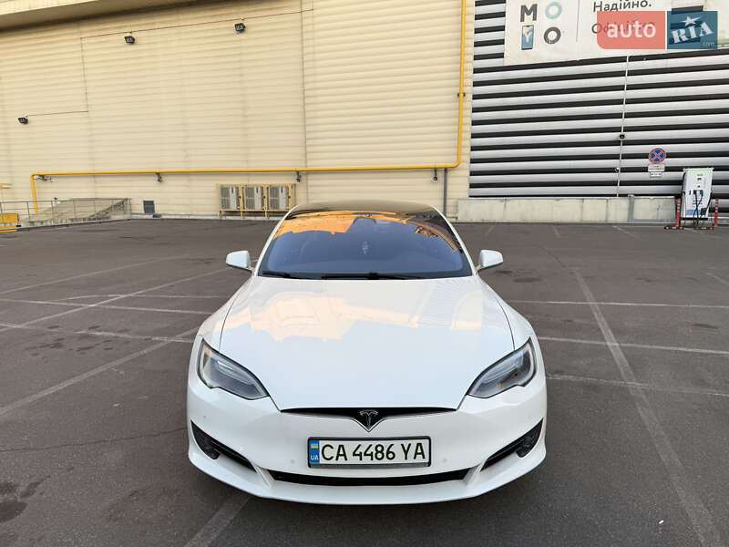 Ліфтбек Tesla Model S 2017 в Черкасах