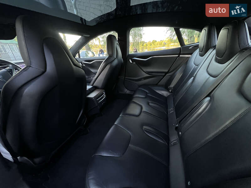 Ліфтбек Tesla Model S 2017 в Черкасах