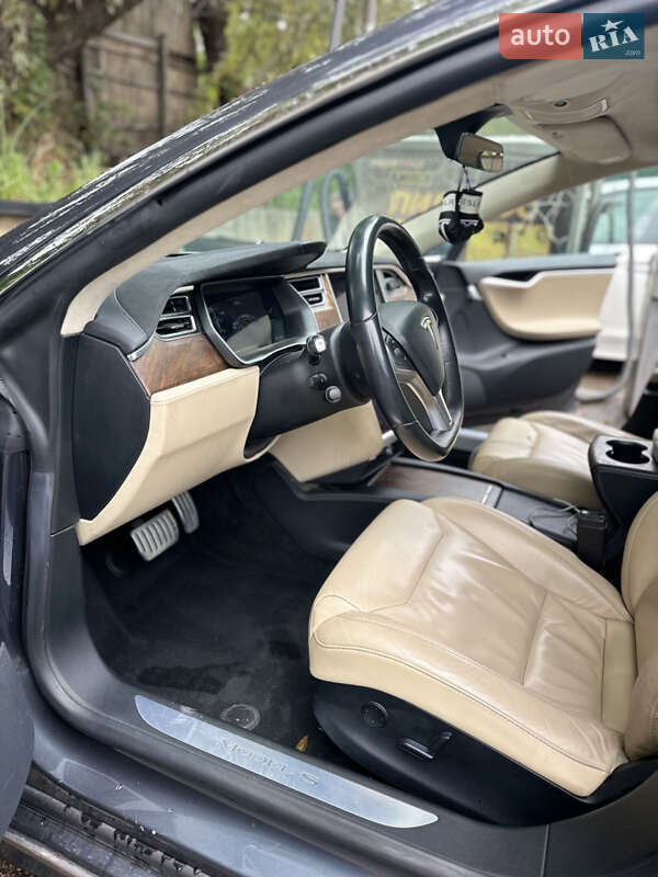 Ліфтбек Tesla Model S 2017 в Києві
