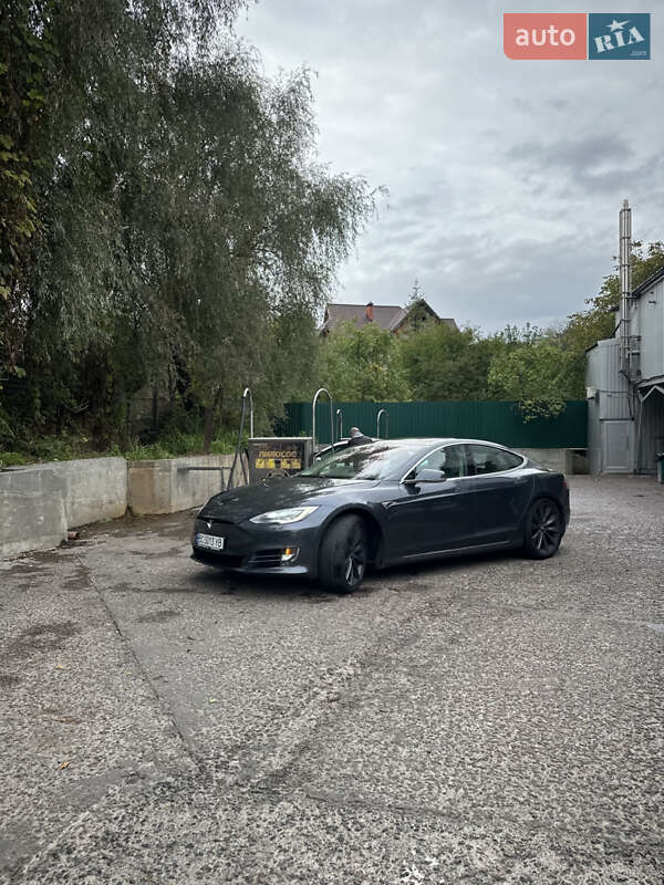 Ліфтбек Tesla Model S 2017 в Києві