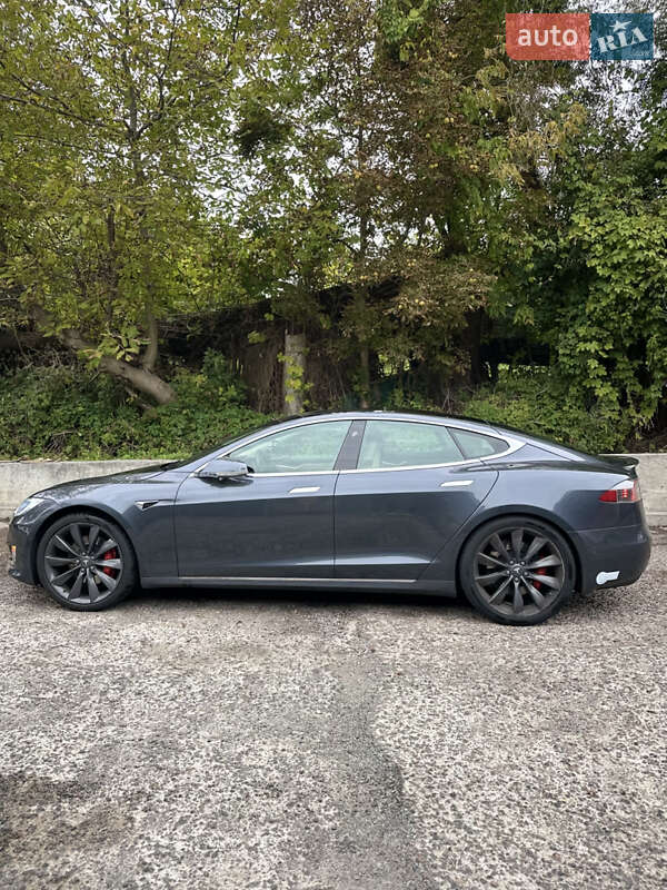 Ліфтбек Tesla Model S 2017 в Києві