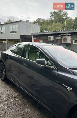 Ліфтбек Tesla Model S 2017 в 