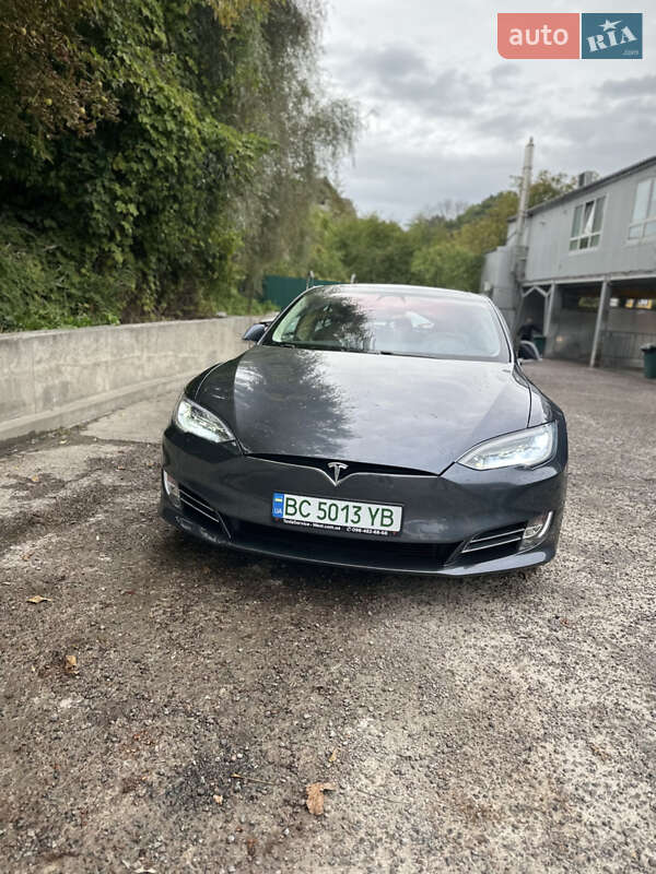 Ліфтбек Tesla Model S 2017 в Києві