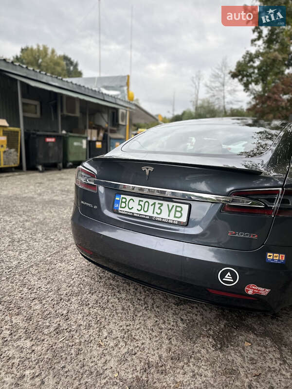 Ліфтбек Tesla Model S 2017 в Києві