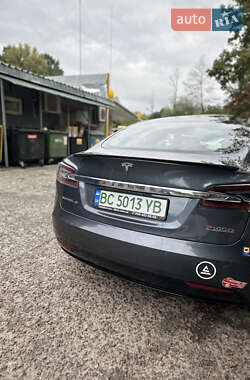 Ліфтбек Tesla Model S 2017 в 