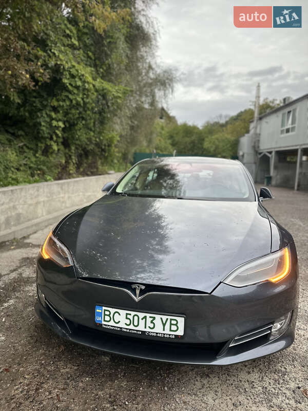 Ліфтбек Tesla Model S 2017 в Києві