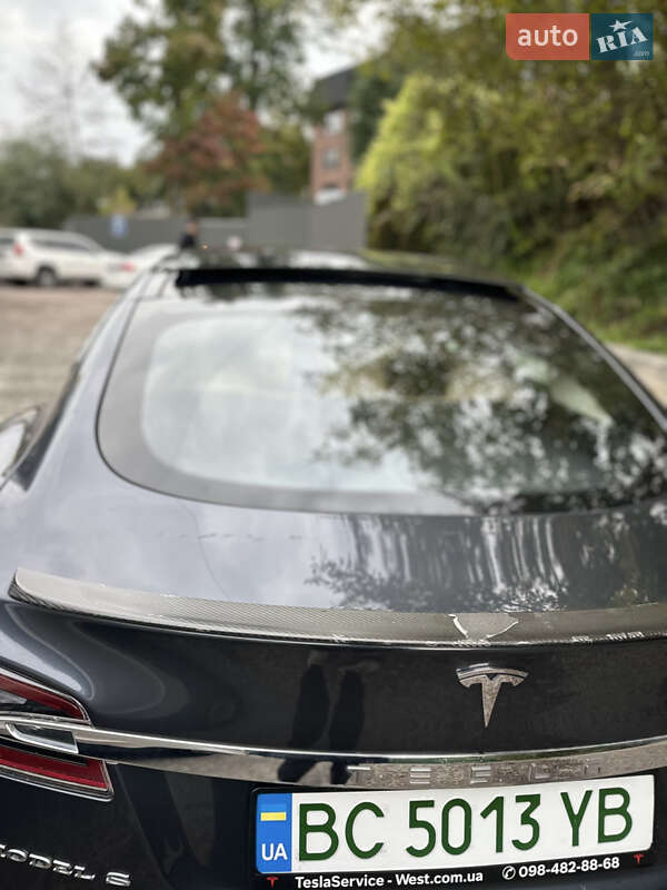 Ліфтбек Tesla Model S 2017 в Києві