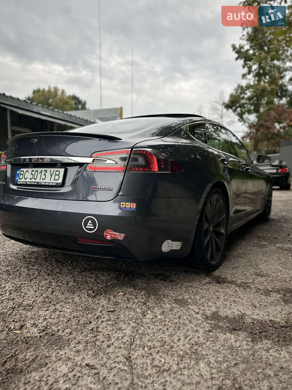 Ліфтбек Tesla Model S 2017 в Києві