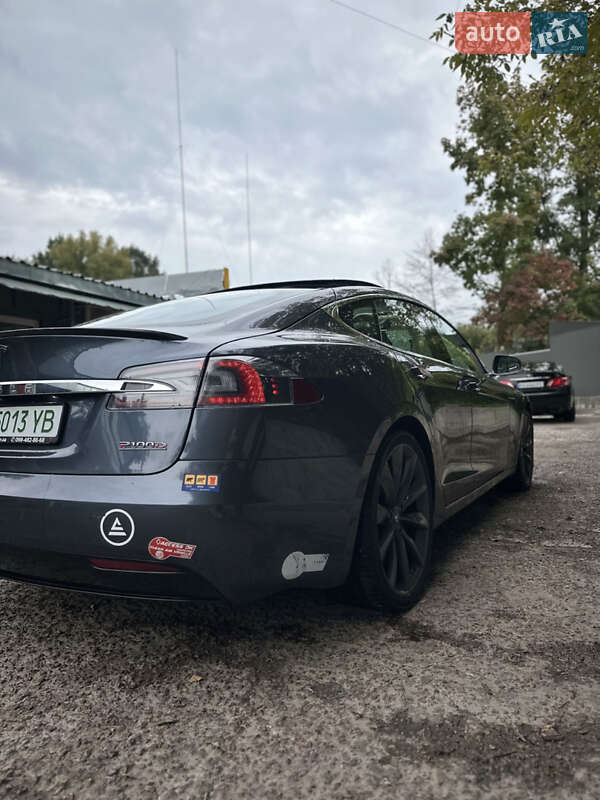 Ліфтбек Tesla Model S 2017 в Києві
