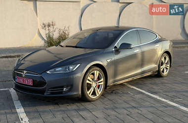 Лифтбек Tesla Model S 2014 в 