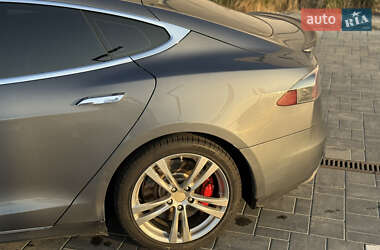 Лифтбек Tesla Model S 2014 в 