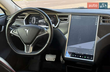 Лифтбек Tesla Model S 2014 в 