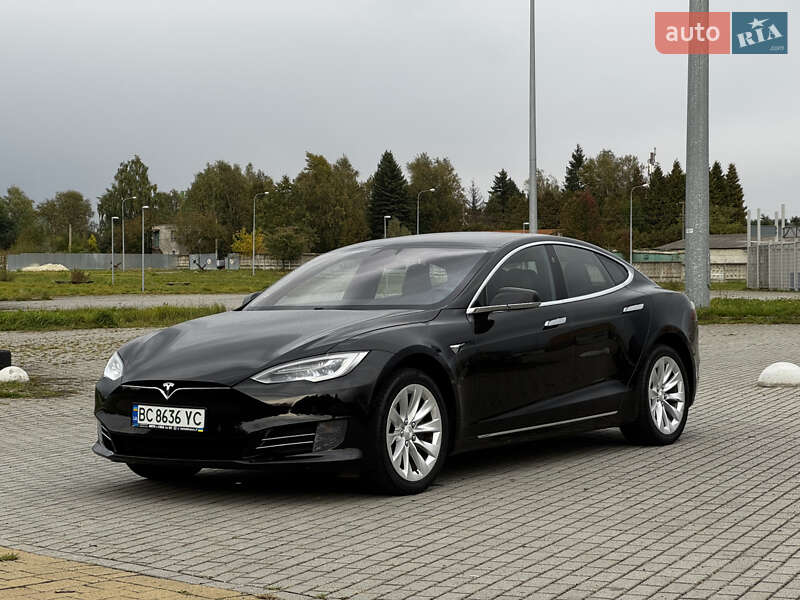 Tesla Model S 2018