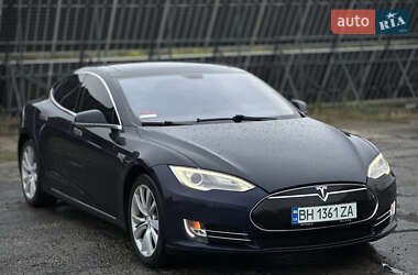 Лифтбек Tesla Model S 2014 в 
