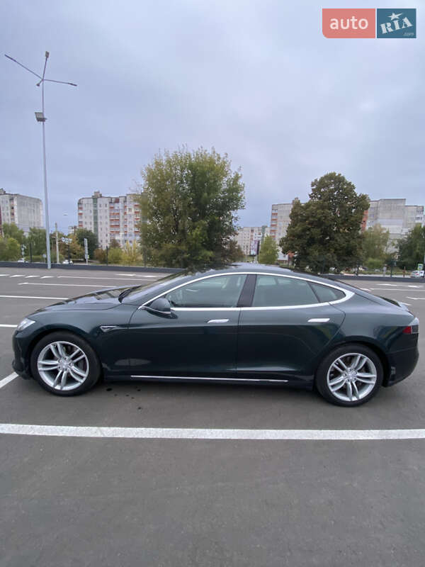 Ліфтбек Tesla Model S 2014 в Чернігові
