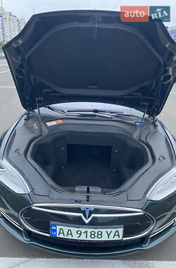 Лифтбек Tesla Model S 2014 в 