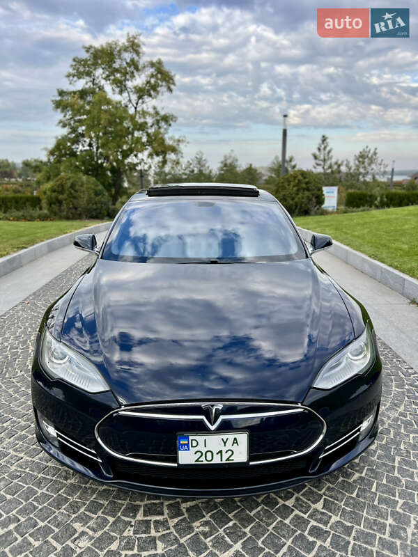 Лифтбек Tesla Model S 2013 в Новомосковске