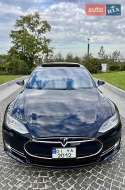 Ліфтбек Tesla Model S 2013 в 