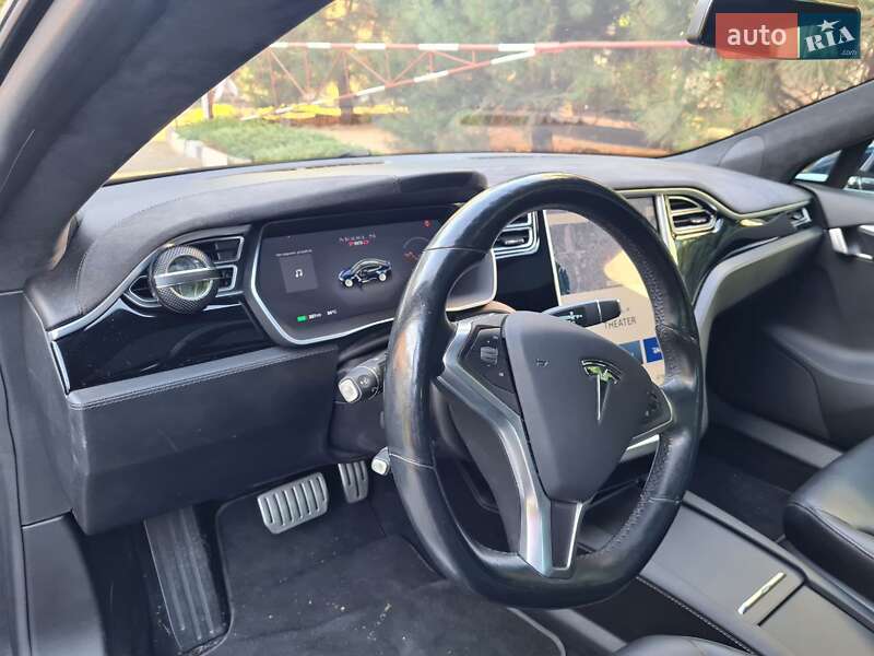 Ліфтбек Tesla Model S 2015 в Одесі
