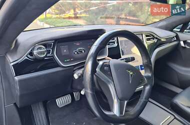 Лифтбек Tesla Model S 2015 в 