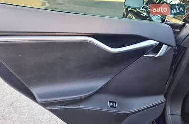 Лифтбек Tesla Model S 2015 в 