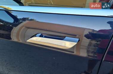 Лифтбек Tesla Model S 2015 в 