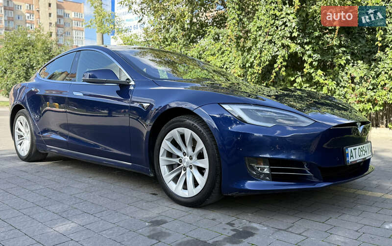 Ліфтбек Tesla Model S 2018 в Івано-Франківську