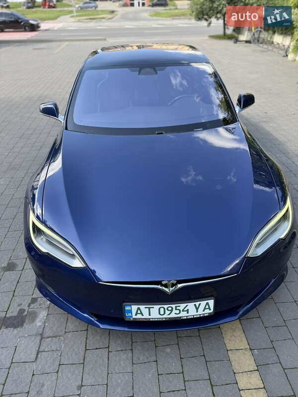 Лифтбек Tesla Model S 2018 в Ивано-Франковске