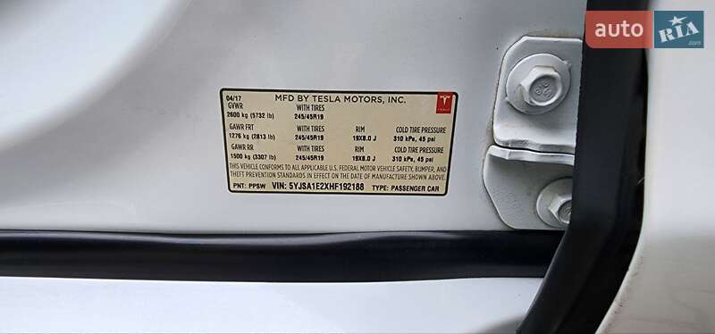 Лифтбек Tesla Model S 2017 в Хмельницком