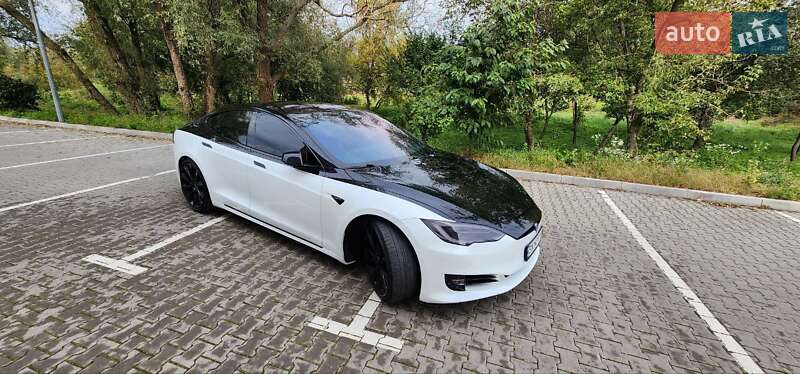 Лифтбек Tesla Model S 2017 в Хмельницком
