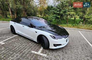Ліфтбек Tesla Model S 2017 в 